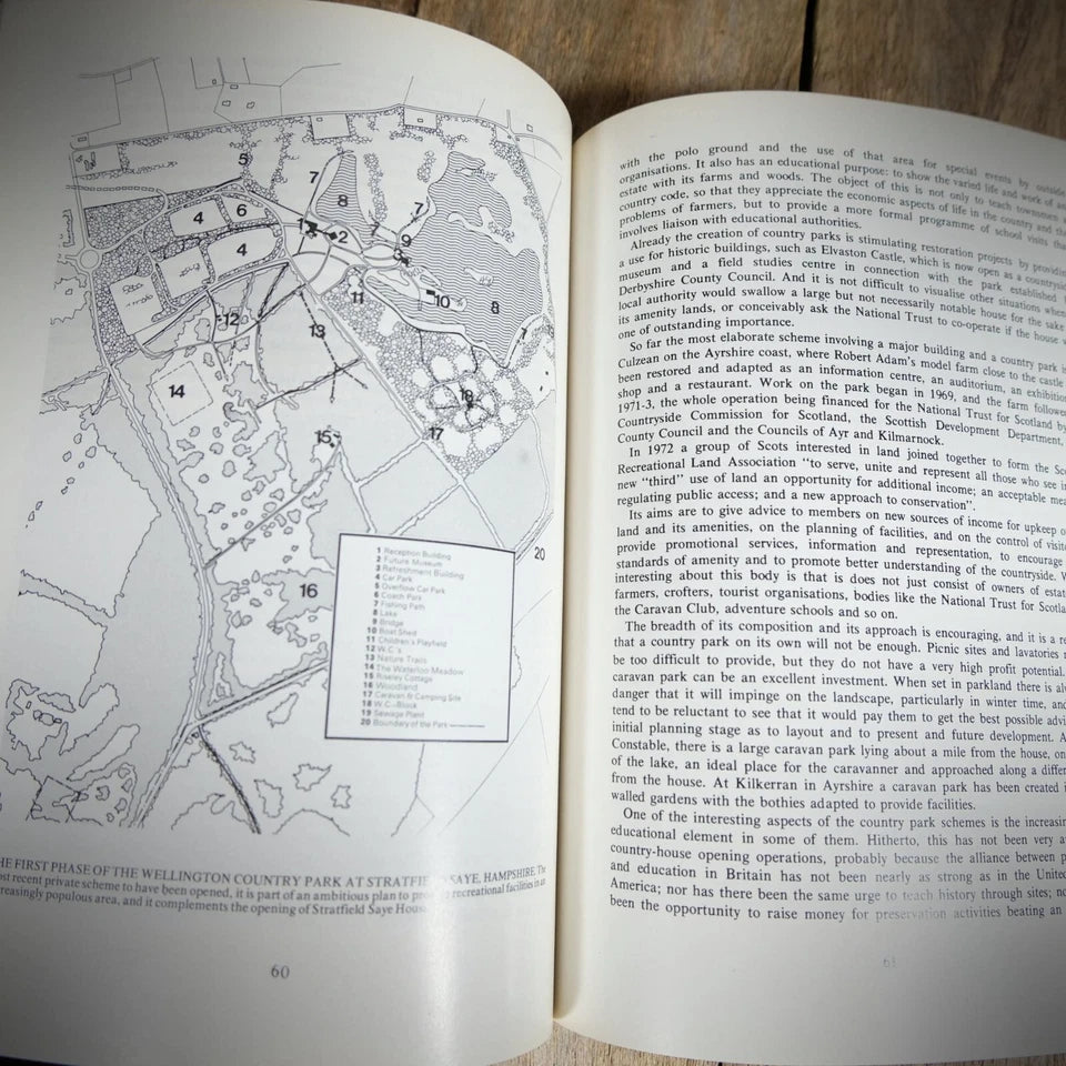 Country Houses in Britain - Can They Survive? John Cornforth, 1974 Softcover