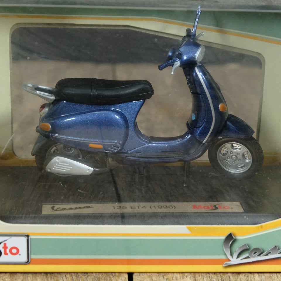 Maisto Vespa Piaggio ET4 125 Scooter, Blue Boxed