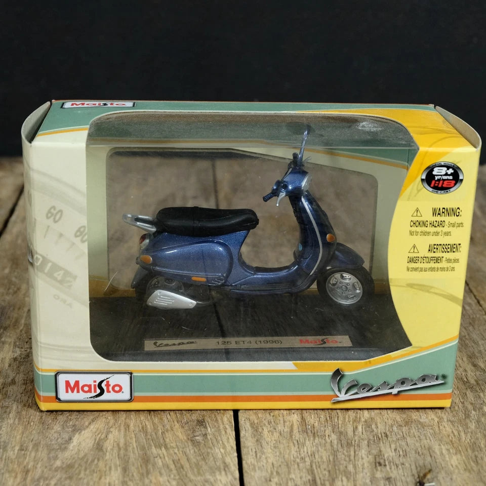 Maisto Vespa Piaggio ET4 125 Scooter, Blue Boxed