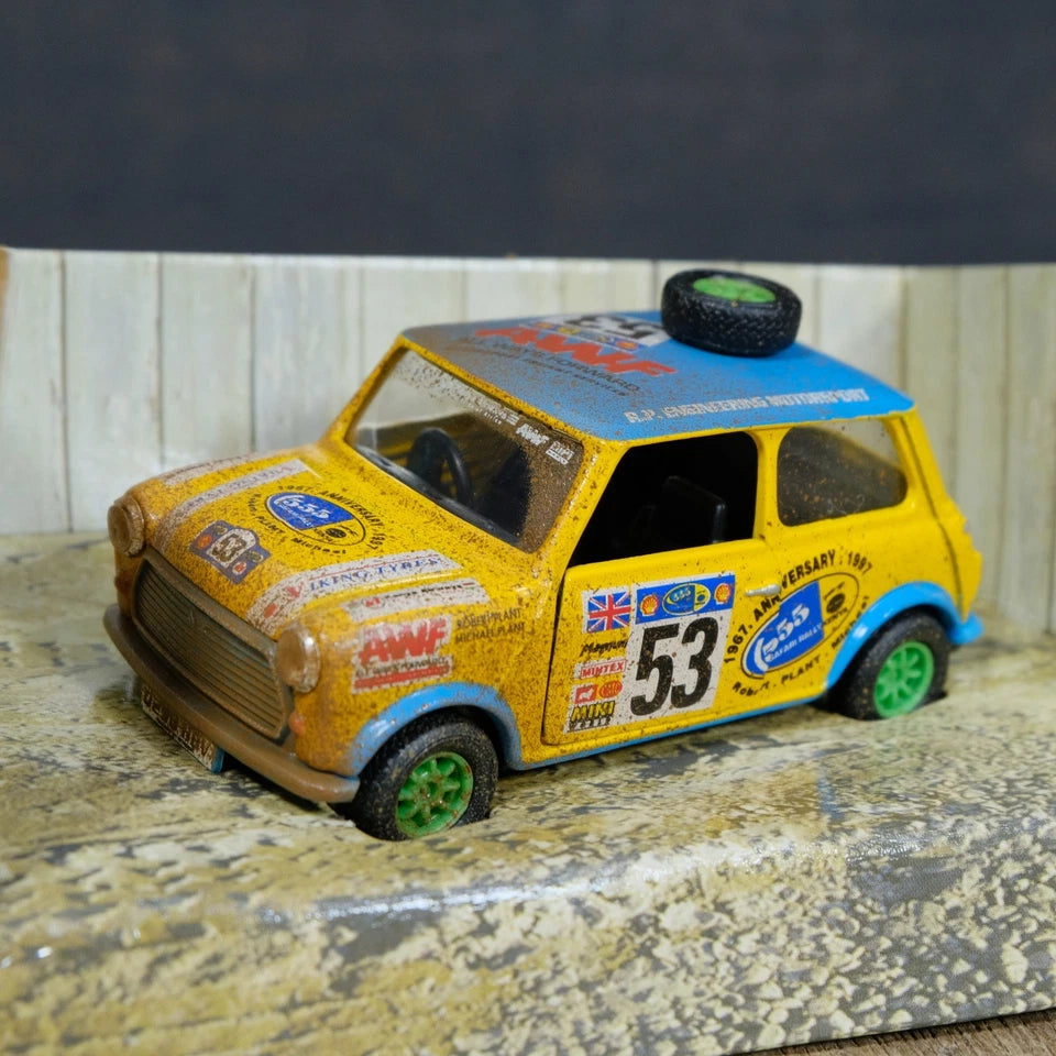 Corgi Mini Mania 04411 Kenya Safari Rally Mini Classic, 1/36