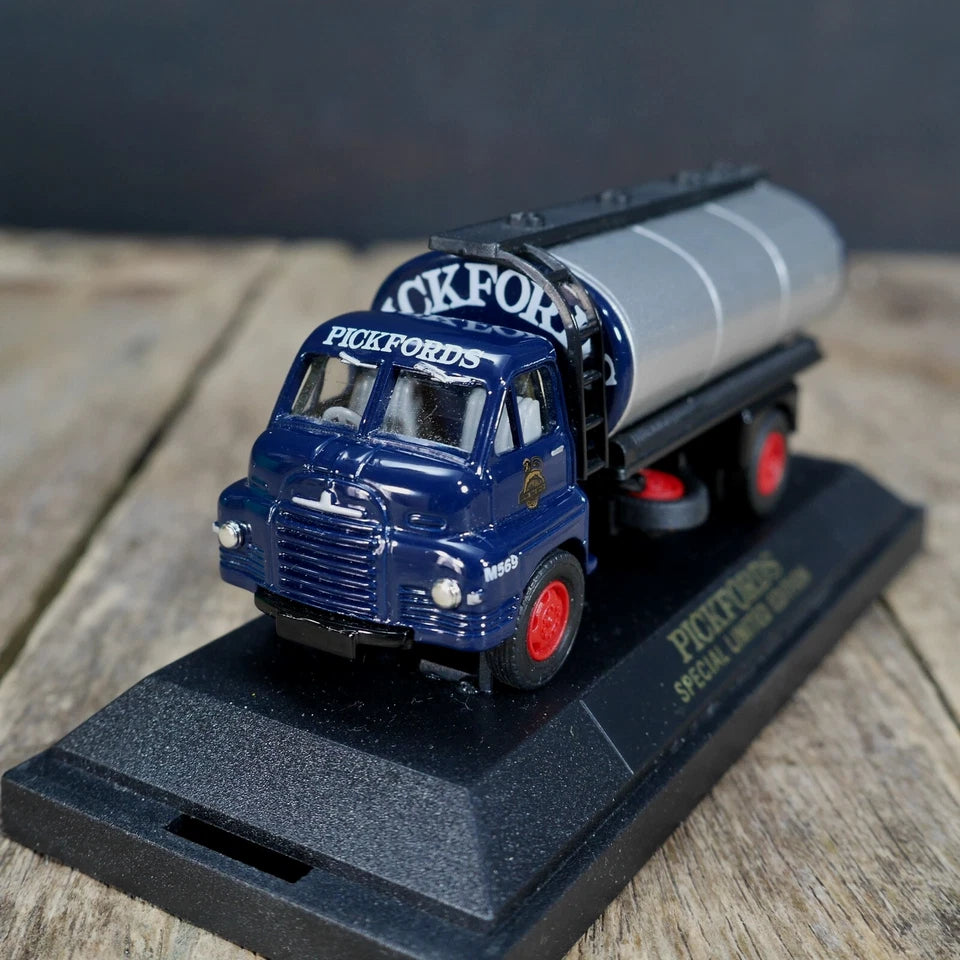 Vanguards Bedford S Type Tanker Lorry, Pickfords, 1/64 Scale, Boxed
