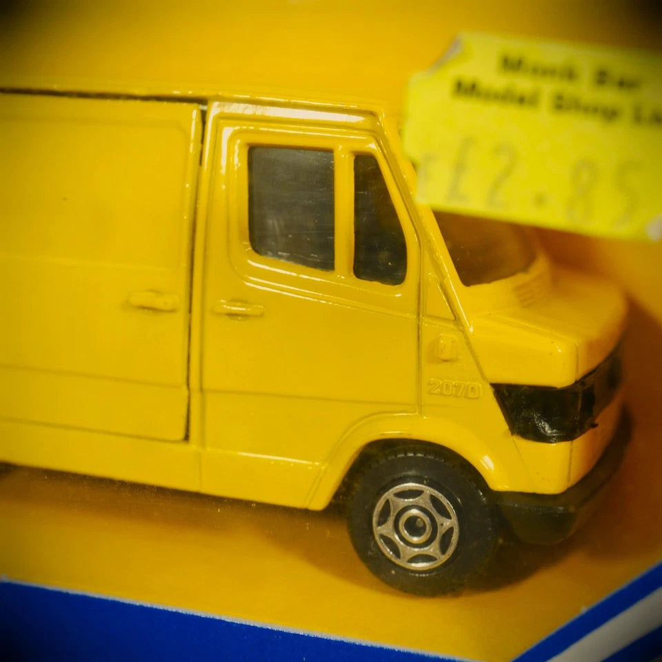 Corgi Mercedes TN 207D Van Hertz Leasing Renting, 1985 Boxed