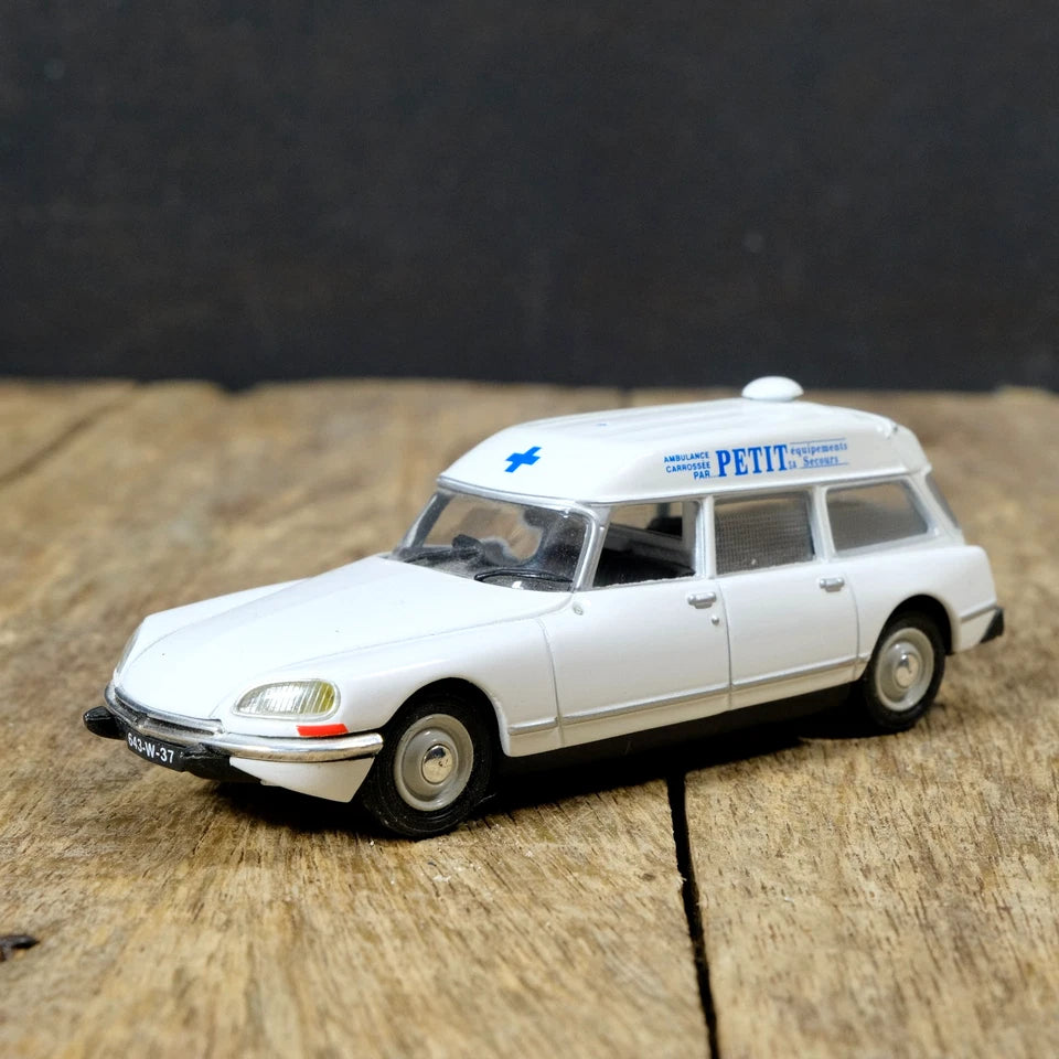 Universal Hobbies, Citroen DS20 Ambulance, Damaged, No Box